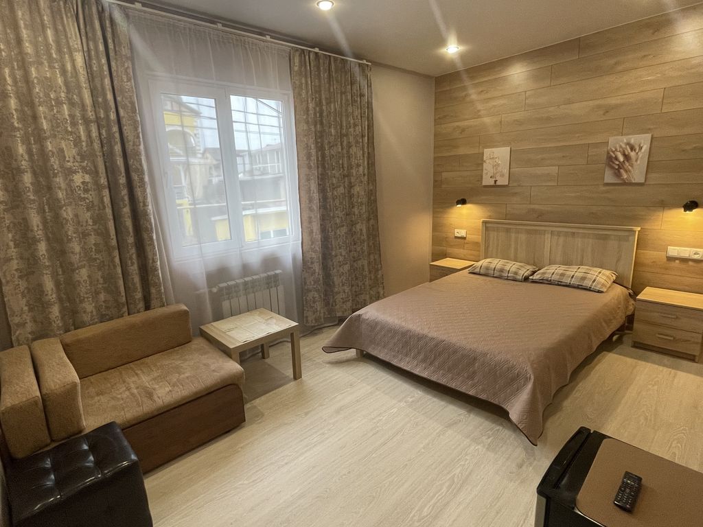 StandArt — Трёхместный номер комфорт с ванной комнатой