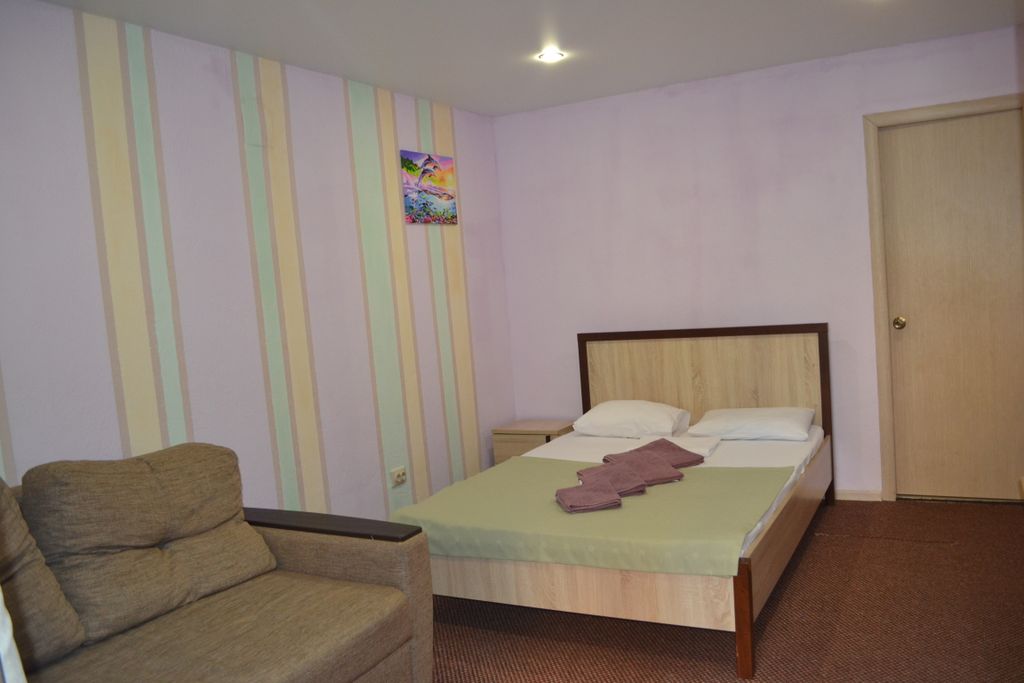 StandArt — Четырёхместный номер комфорт с собственной ванной комнатой