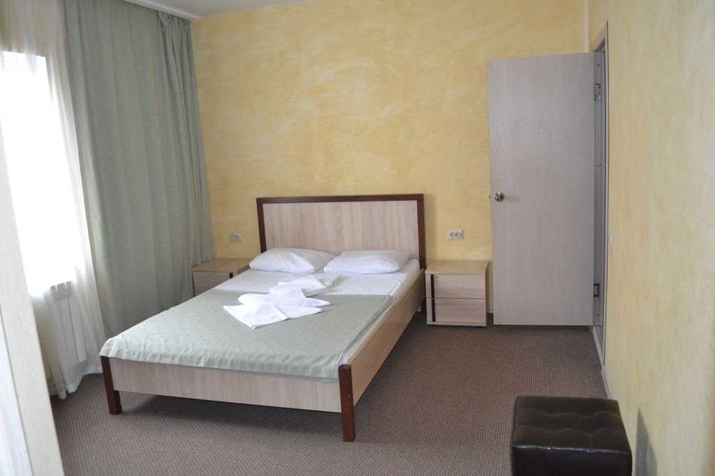 StandArt — Четырёхместный номер двухкомнатный комфорт с ванной комнатой