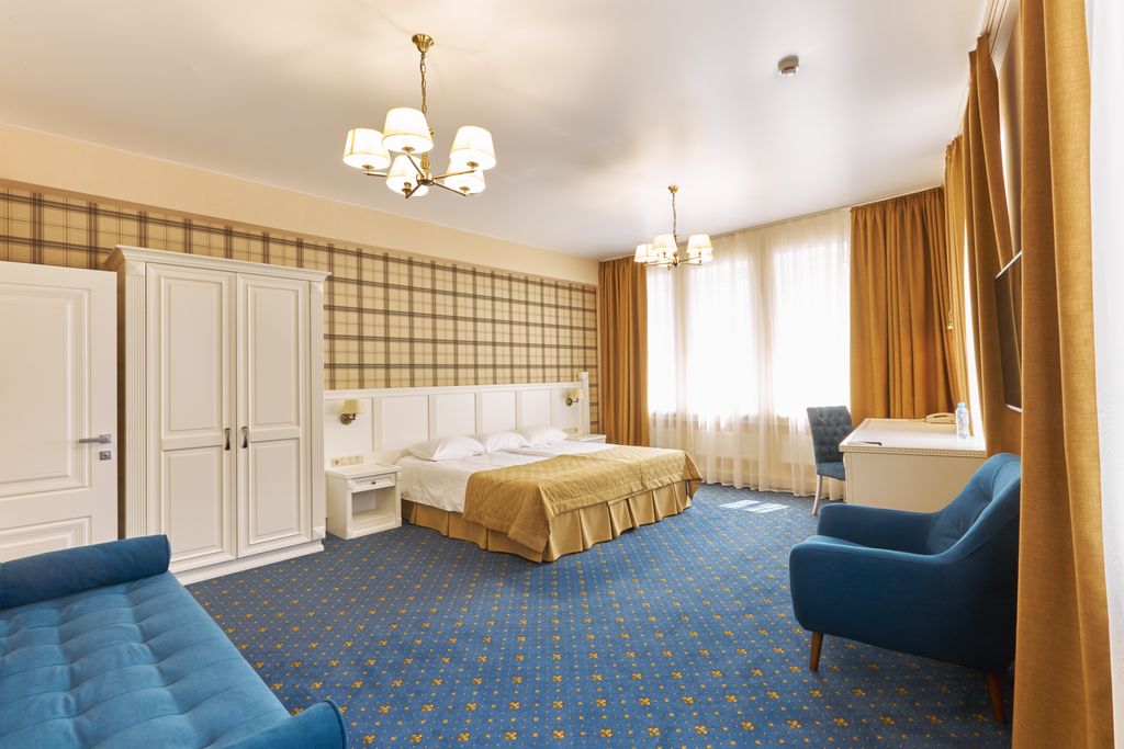 Честер — Четырёхместный номер улучшенный с видом на город