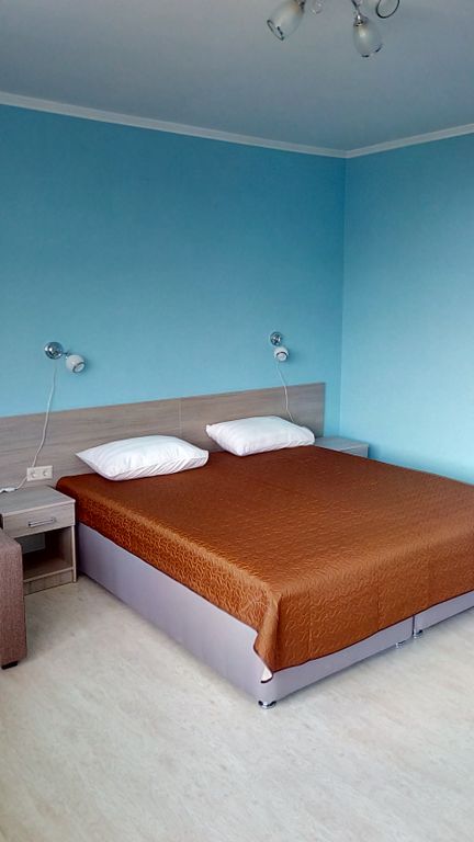 Айвазовского 38 — Трёхместный номер