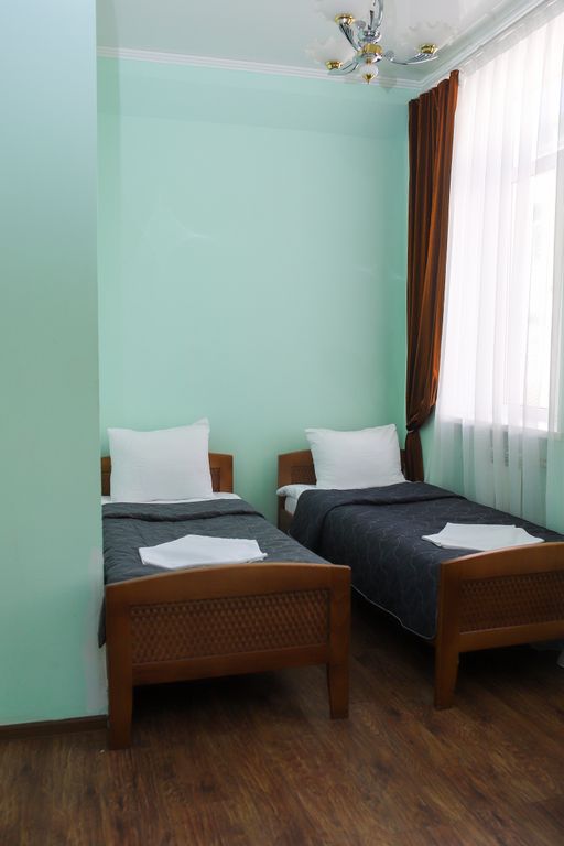 Майкоп — Двухместный номер с 2 отдельными кроватями стандарт