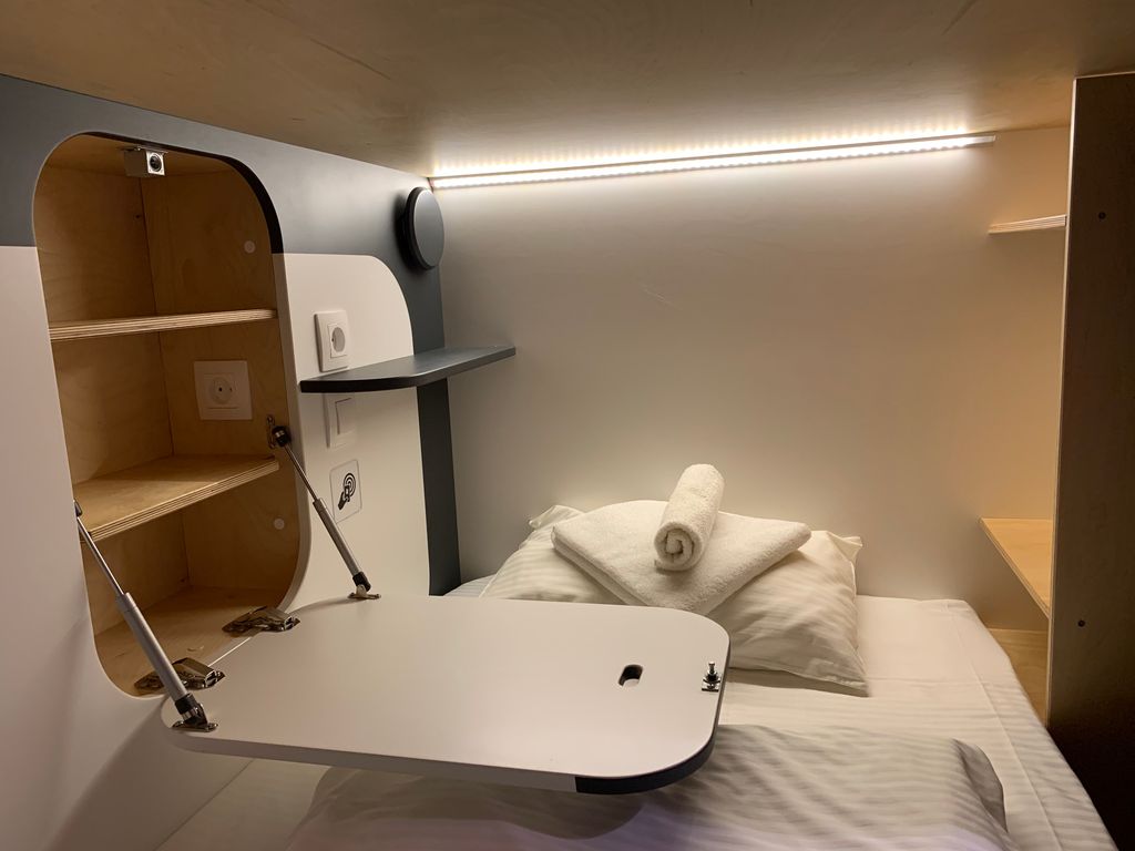 Кино Хостел на Пушкинской — Многоместный мужской номер на нижнем ярусе в 4 местном