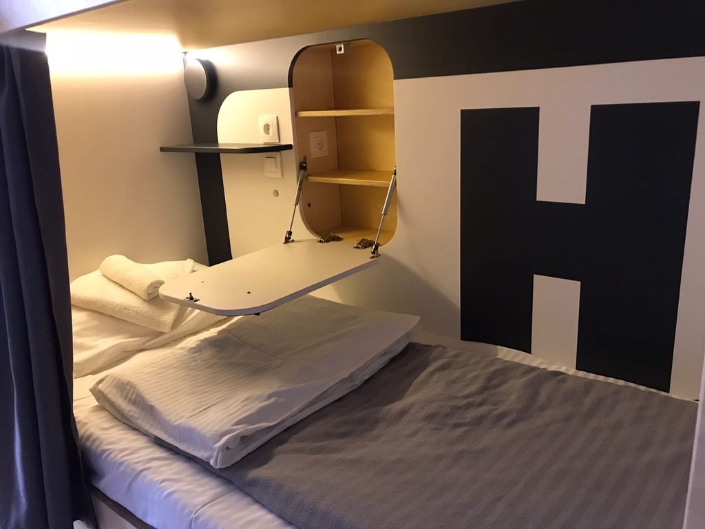 Кино Хостел на Пушкинской — Многоместный смешанный номер на нижнем ярусе