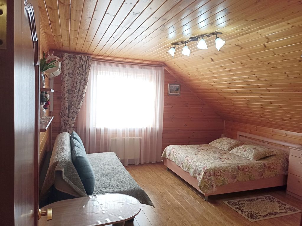 У Кремля — Трёхместный номер улучшенный с видом на Кремль