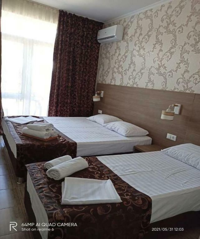 Алкеста — Трёхместный номер с балконом