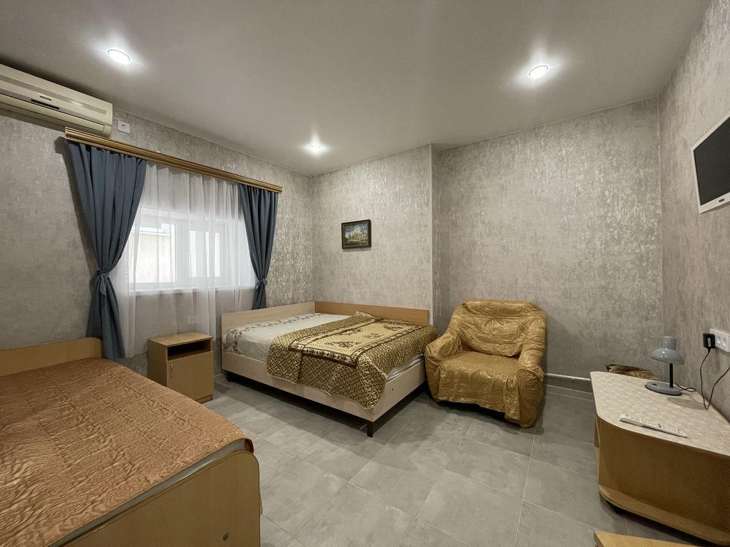 Натали — Четырёхместный номер стандарт