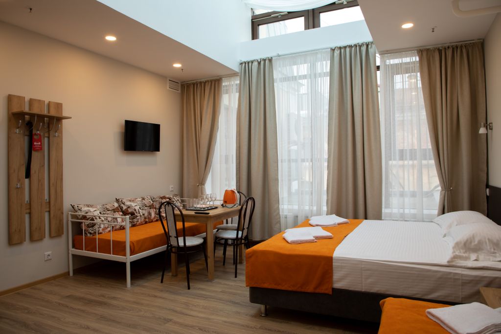 Roof Story — Трёхместный номер улучшенный+доп место