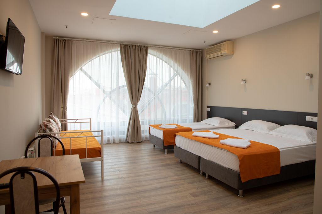 Roof Story — Семейный