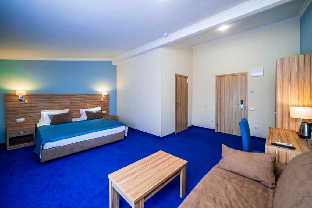 Blue Marlin — Семейный номер однокомнатный мансарда