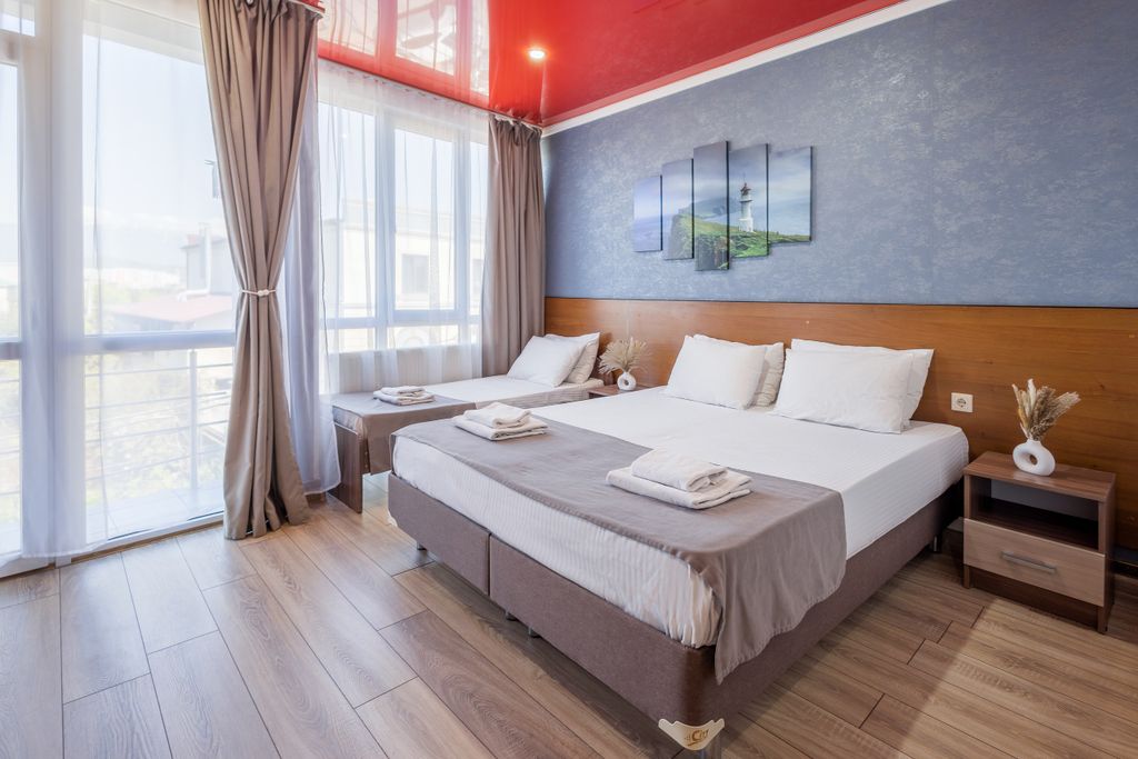 Еlion — Трёхместный номер комфорт с балконом