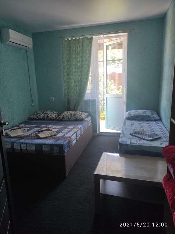 Олений Ручей — Трёхместный номер стандарт с видом на горы