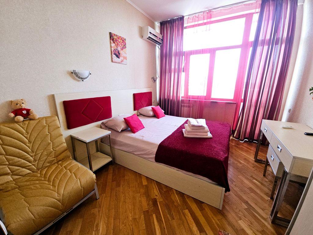 Golden Holiday Сочи — Трёхместный 8 этаж с кухней, балкон (вид на море)
