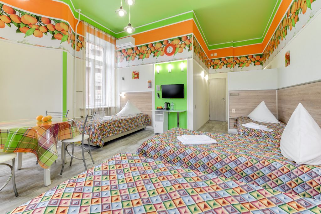 Авита Красные ворота — Четырёхместный номер комфорт с 4 кроватями - оранж