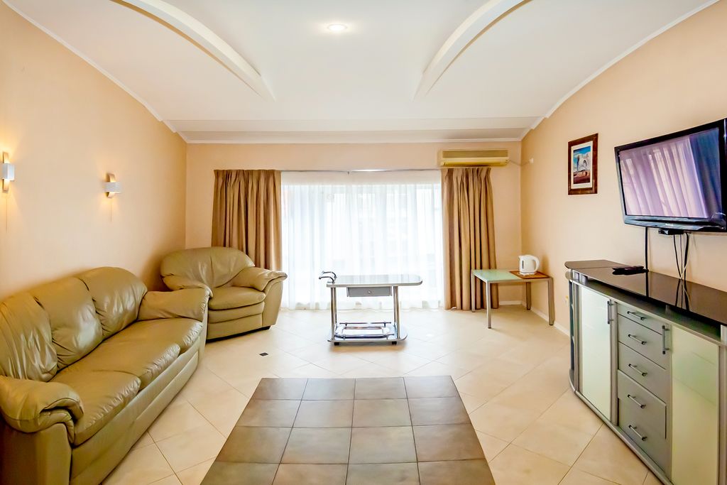 Виста — Четырёхместный номер двухкомнатный полулюкс