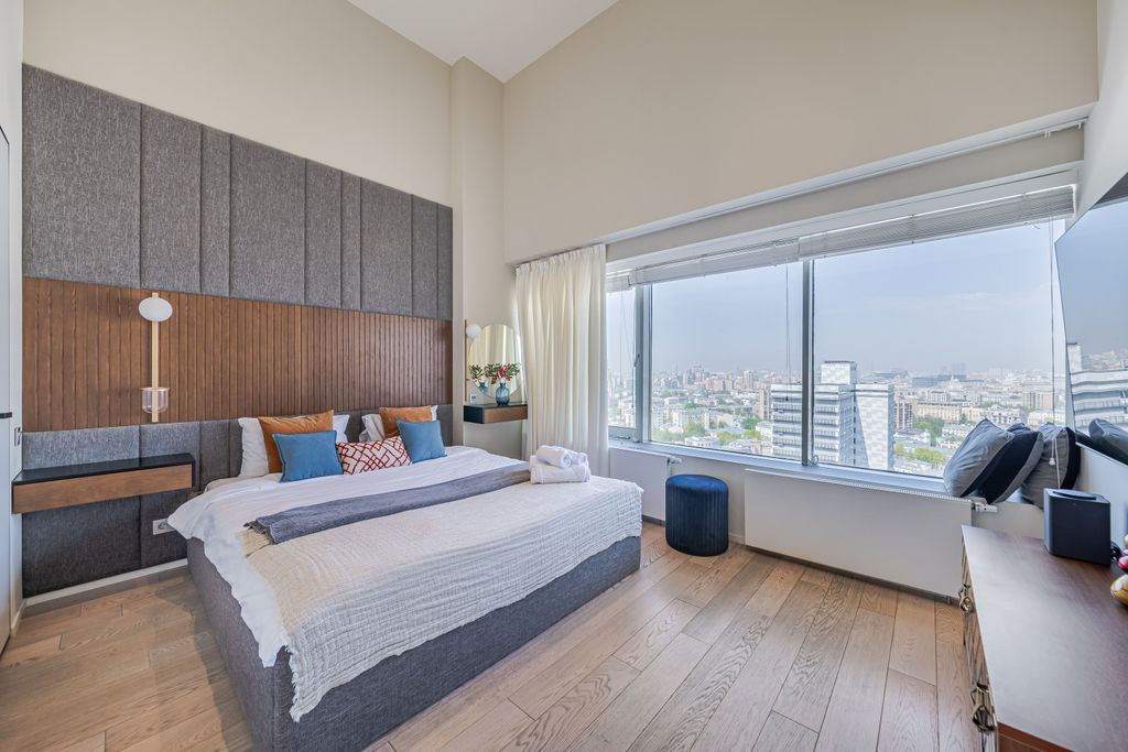 Смарт Хай Тек — Апартаменты двухуровневый смарт хост с проектором и PS4