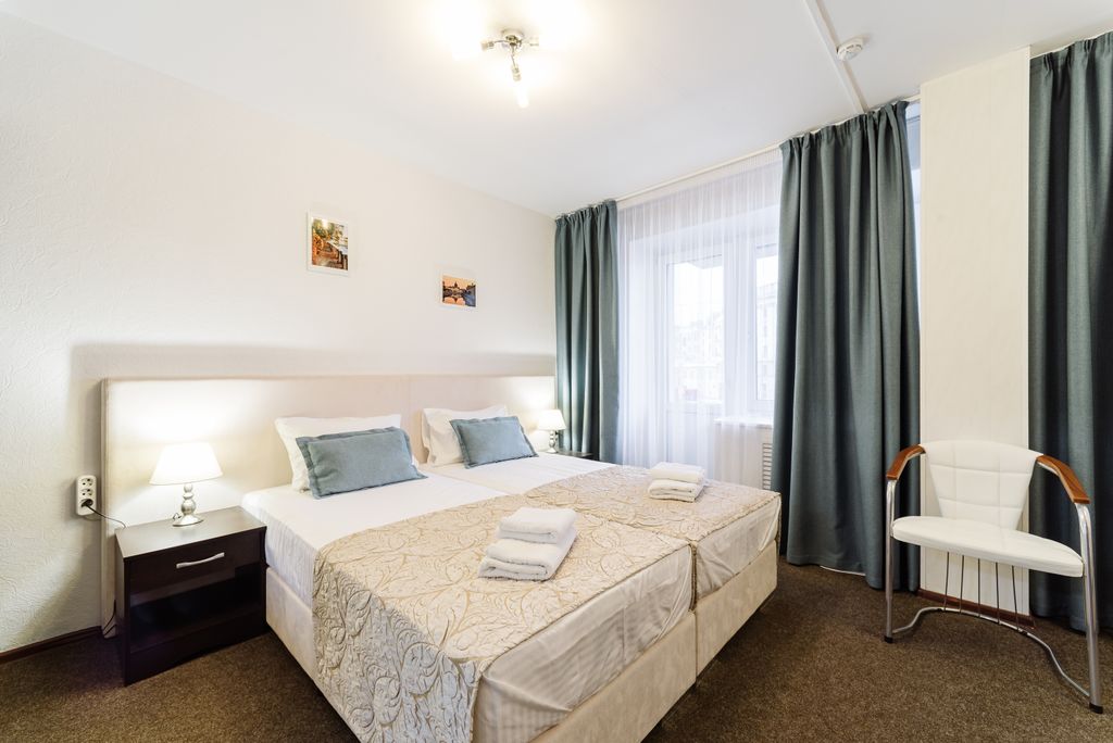 Simple Бон Вояж — Семейный номер улучшенный с видом на город