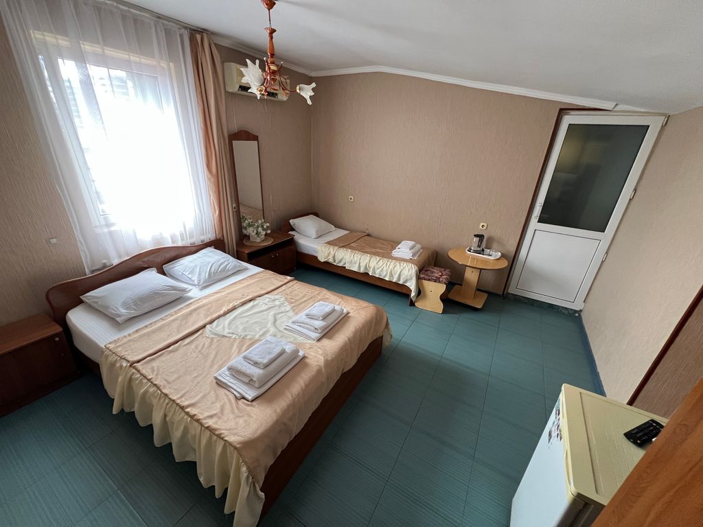 Десятка — Трёхместный номер  без балкона