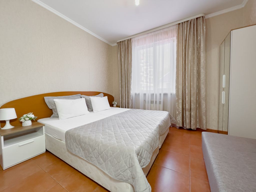 Анастасия — Трёхместный номер комфорт