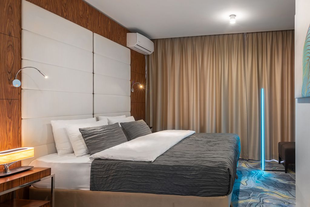 V Hotel & Rooftop lounge — Двухместный номер с 1 кроватью стандарт с видом на город