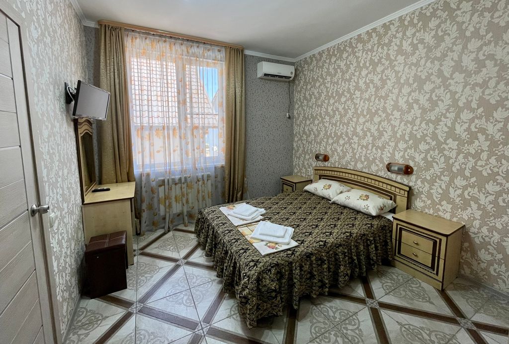 Симон — Стандарт с двухспальной кроватью