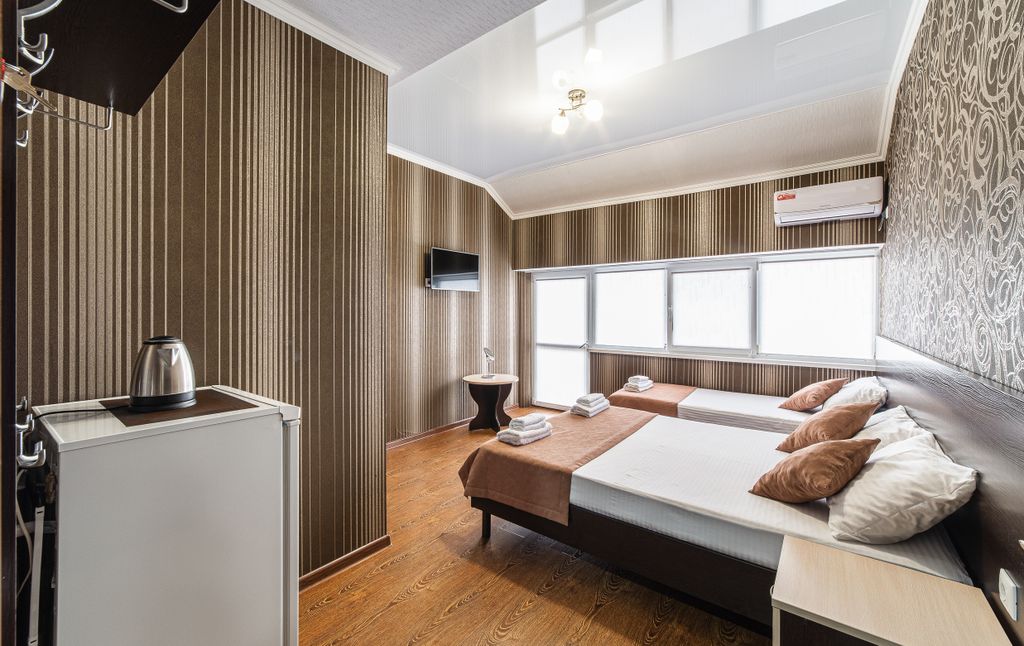 Гео-Мари — Семейный номер люкс с видом на город