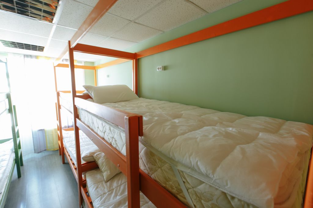 На Нахимовском проспекте — Кровать в общем 8-местном номере для мужчин и женщин