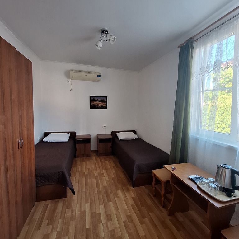 Арина — Четырёхместный номер двухкомнатный