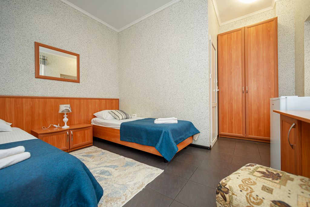 Южный — Трёхместный номер стандарт