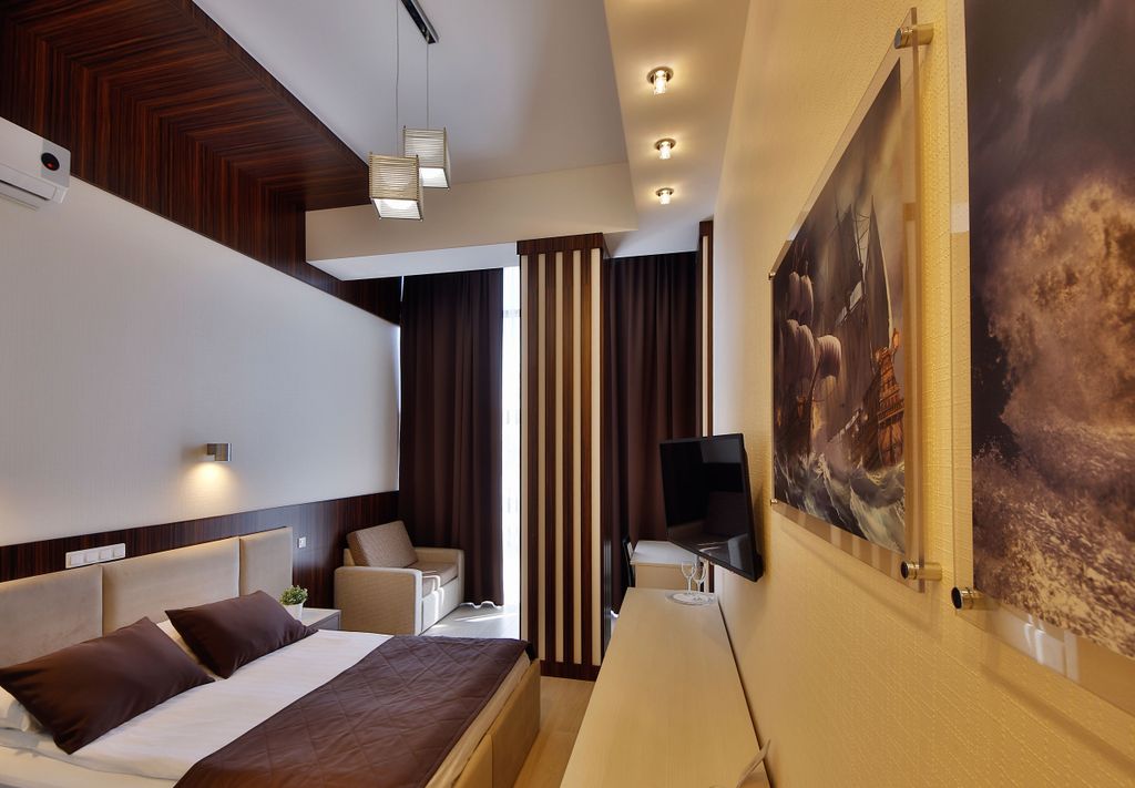 Корсар — Трёхместный номер Студия без балкона