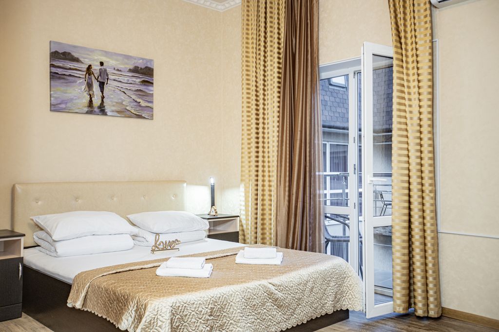 Lotos — Апартаменты двухкомнатные с кухней