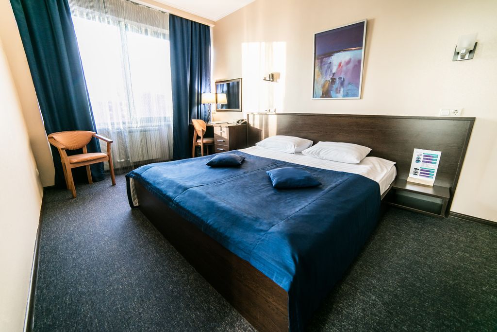 Топос Конгресс-Отель — Семейный номер люкс