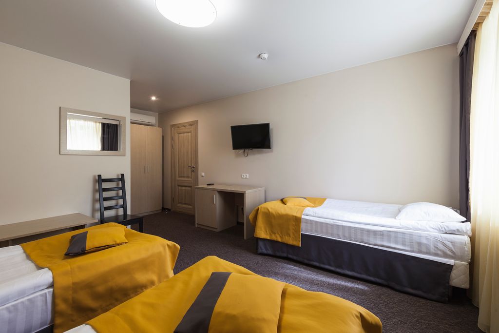 Приорат — Трёхместный номер стандарт