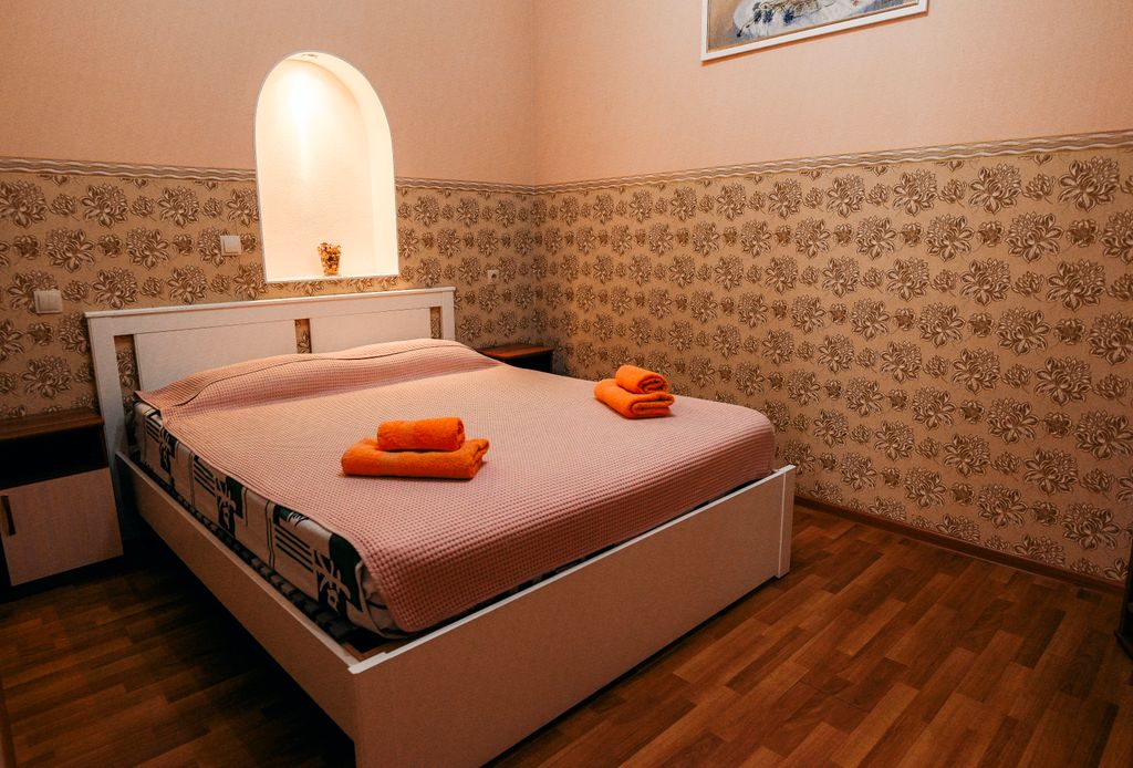 Лилия — Трёхместный номер двухкомнатный Комфорт