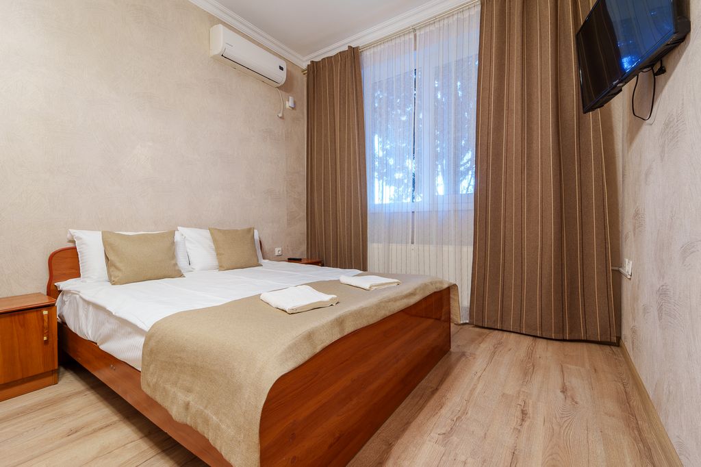 Ля Вилла — Семейный номер двухкомнатный с кухней и отдельным входом