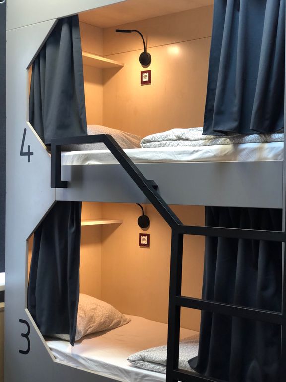 Рокет — Кровать в 4-местном номере для мужчин и женщин