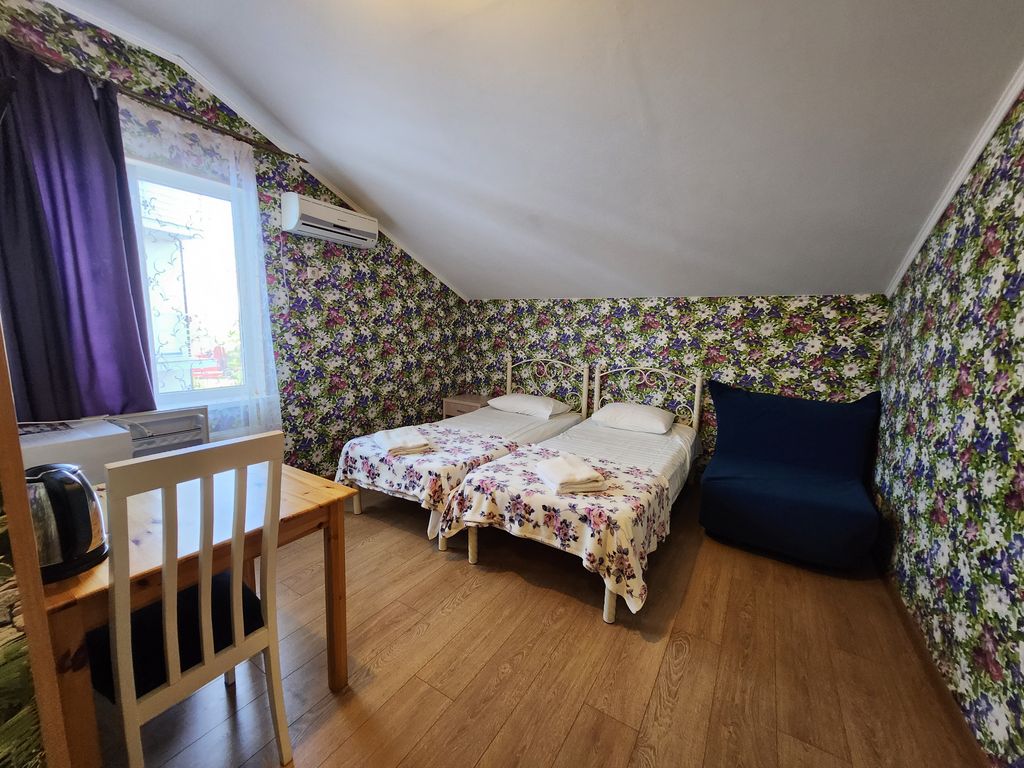 Гранат — Трёхместный номер стандарт