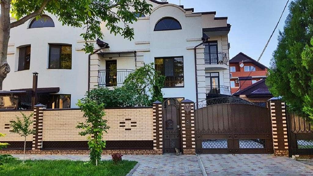 У Моря — Трёхместный номер люкс