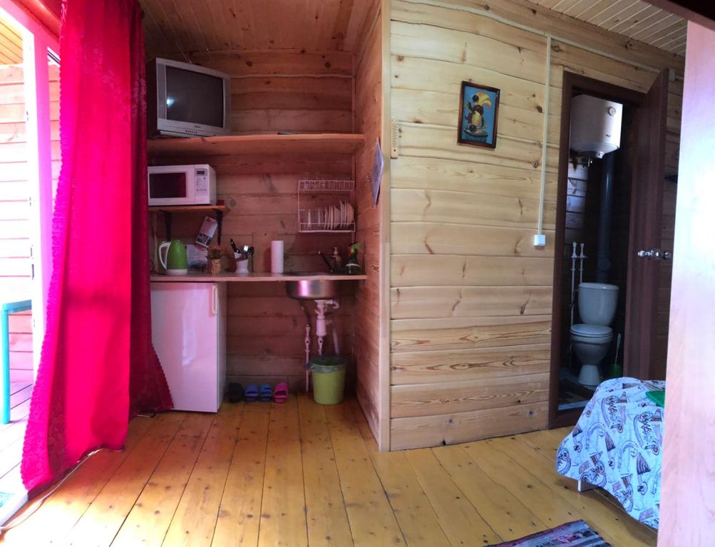 Фараонова дача — Четырёхместный номер улучшенный с видом на горы