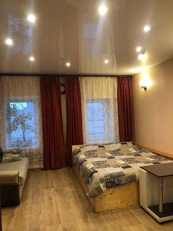 C видом на Кремль — Четырёхместный номер С видом на Кремль с кухней и санузлом ( двухместный с доп местами на диване )