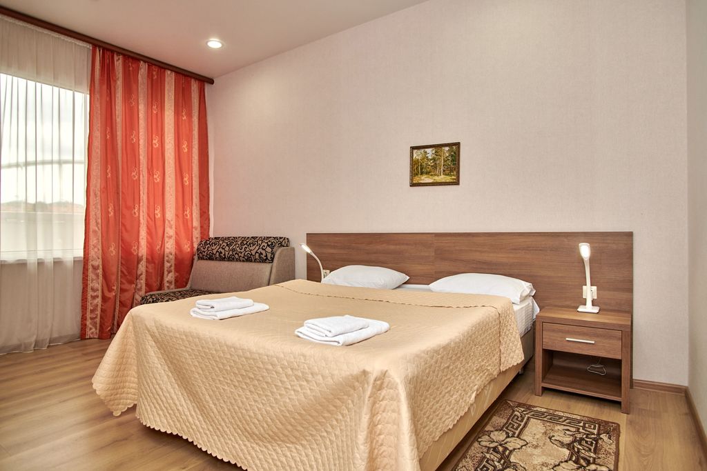 F&G — Трёхместный номер улучшенный