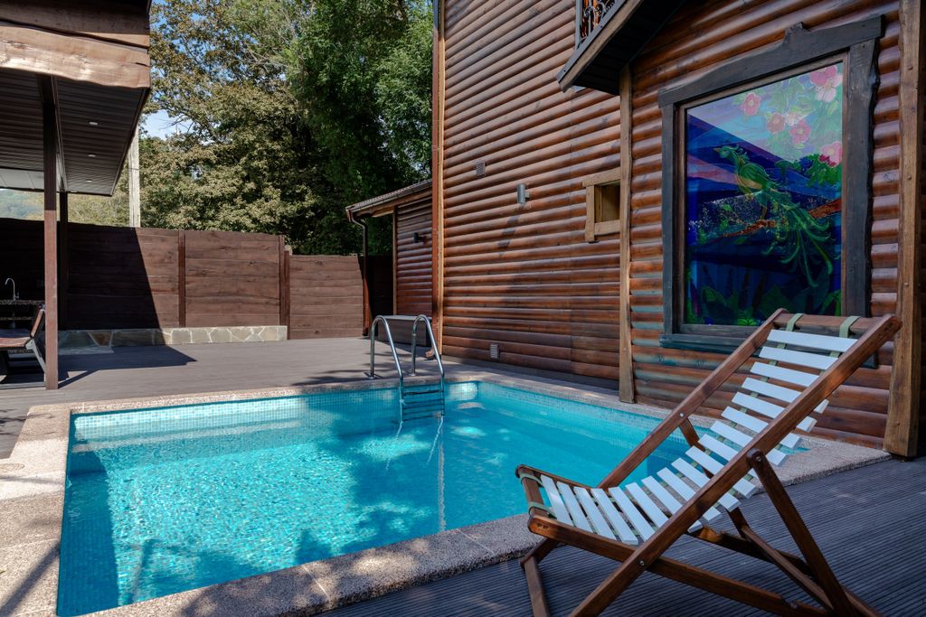 Эко-парк Вотчина — Дом с тёплым бассейном и баней