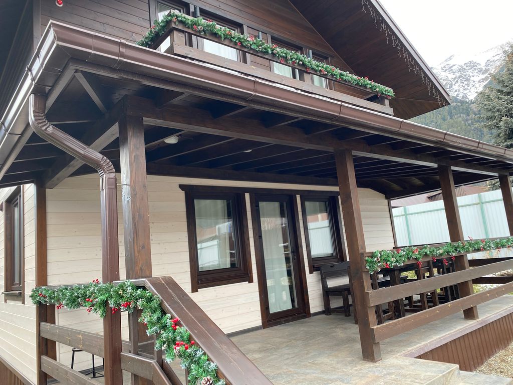 Family Chalets De Luxe — Дом шале