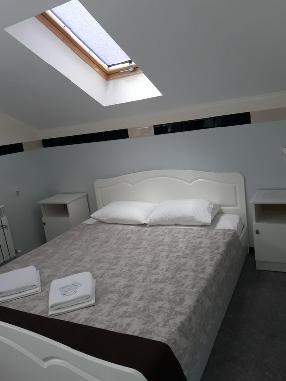 Золотая Роза — Трёхместный номер улучшенный с видом на море