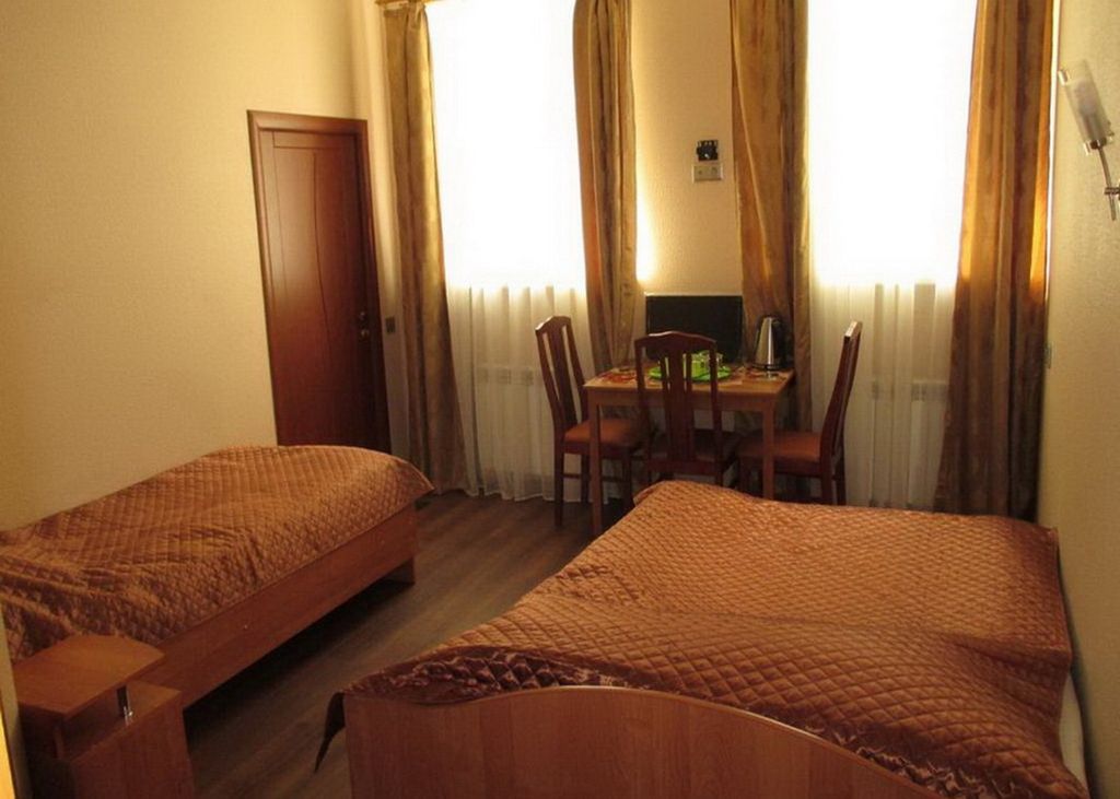 Аллан — Трёхместный номер с собственной ванной комнатой