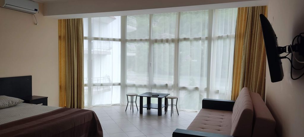 Скарлетт — Трёхместный номер с удобствами комфорт