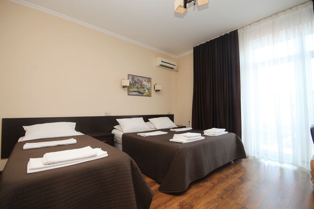 Южный Берег — Трёхместный номер полулюкс