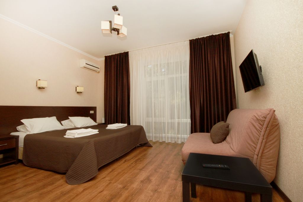 Южный Берег — Четырёхместный номер улучшенный