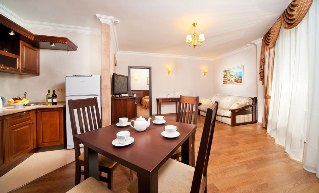 Анапа-Лазурная — Апартаменты люкс с видом на город