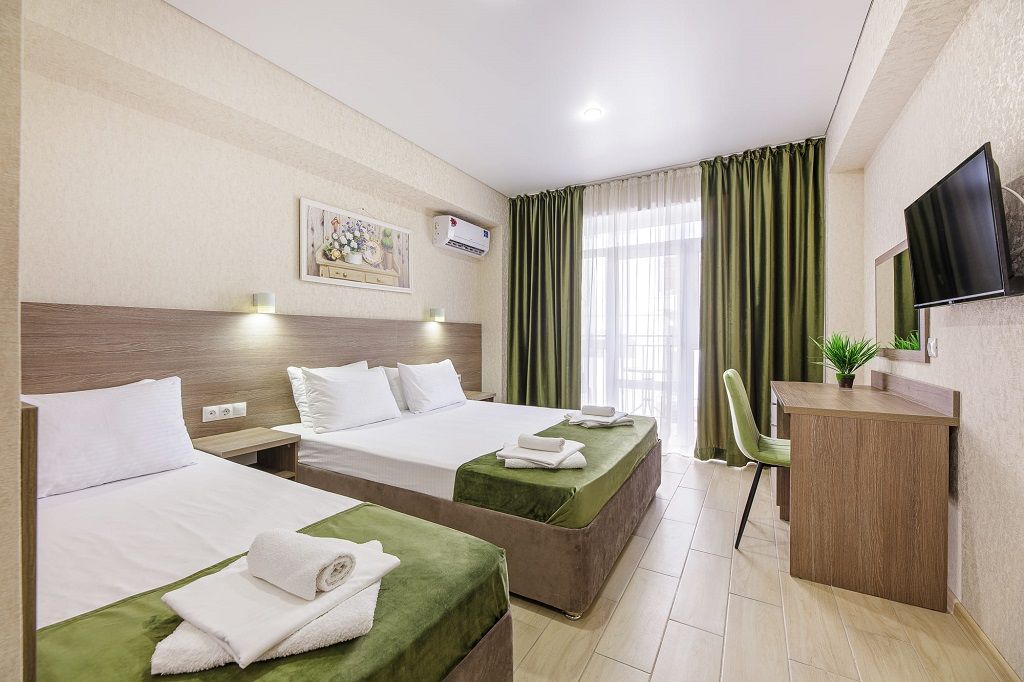 Лемони — Трёхместный номер улучшенный